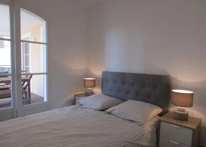 New Development Place Des Lices Apartment Saint-Tropez